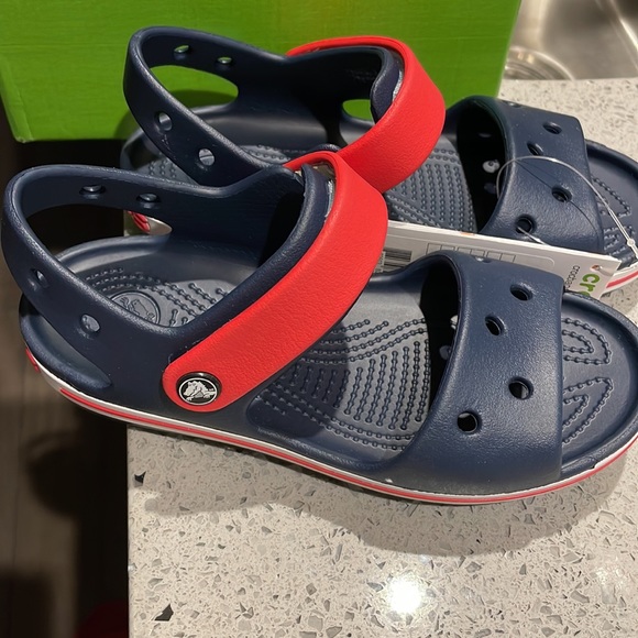 New crocs sandals size 13 - Picture 4 of 6
